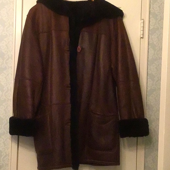 Luxurious Sawyer of Napa Shearling - size small - very good condition- - Picture 1 of 8